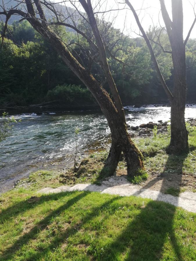 Holiday Homer Kuca Na Obali Vrbasa Banja Luka Exterior foto